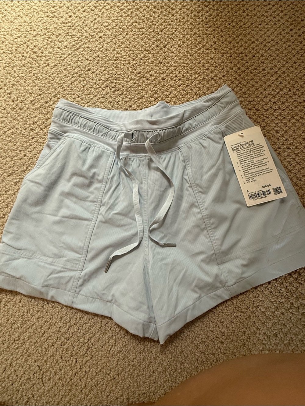 Women’s Lululemon Dance studio 3.5inch Lined shorts